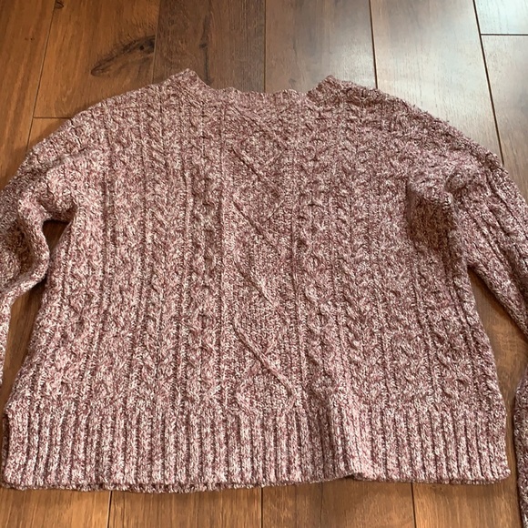 American Eagle Texture Cable Knit Boxy Cropped Sweater - Picture 6 of 6